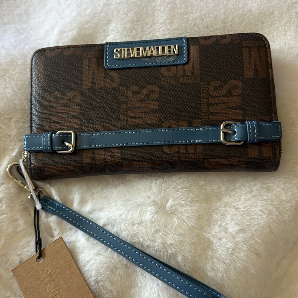 Steve Madden Zip Around Wallet Wristlet. Blue and Brown. NWT.
